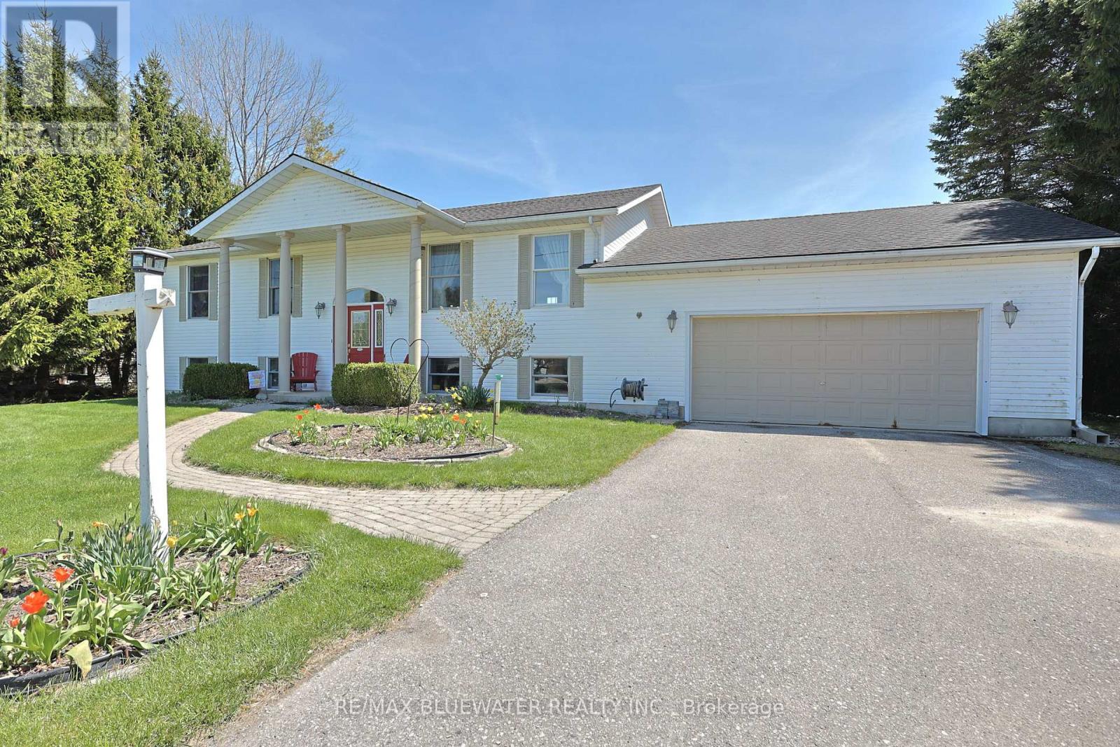 9873 Leonard Street, Lambton Shores (Grand Bend), Ontario  N0M 1T0 - Photo 12 - X13060128