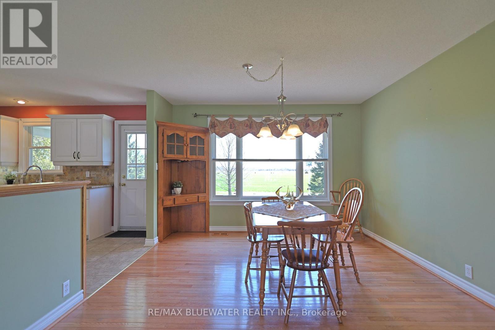 9873 Leonard Street, Lambton Shores (Grand Bend), Ontario  N0M 1T0 - Photo 17 - X13060128