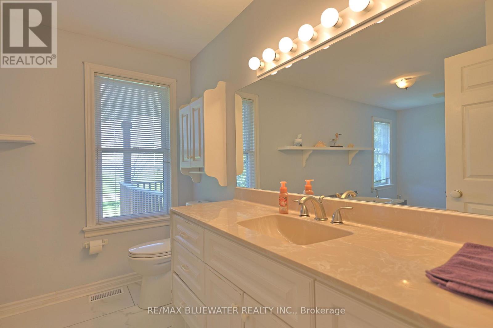 9873 Leonard Street, Lambton Shores (Grand Bend), Ontario  N0M 1T0 - Photo 28 - X13060128