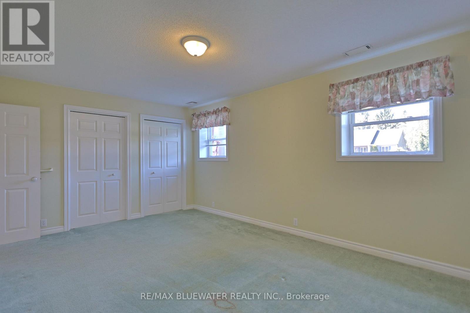 9873 Leonard Street, Lambton Shores (Grand Bend), Ontario  N0M 1T0 - Photo 37 - X13060128