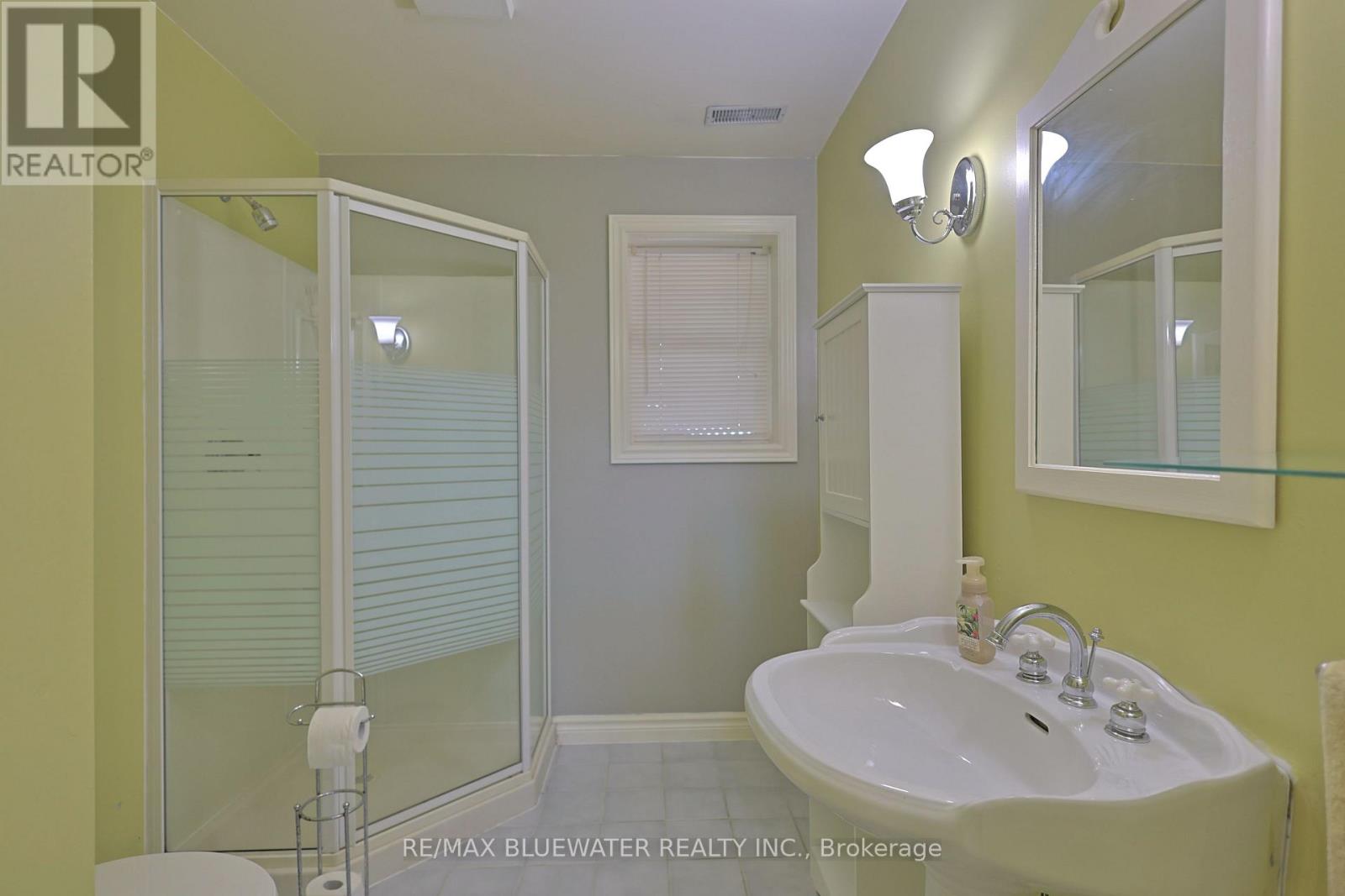 9873 Leonard Street, Lambton Shores (Grand Bend), Ontario  N0M 1T0 - Photo 40 - X13060128