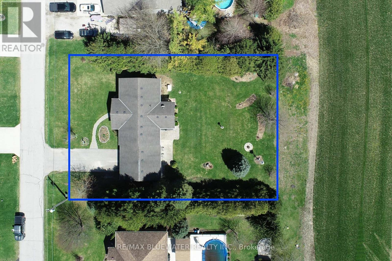 9873 Leonard Street, Lambton Shores (Grand Bend), Ontario  N0M 1T0 - Photo 6 - X13060128