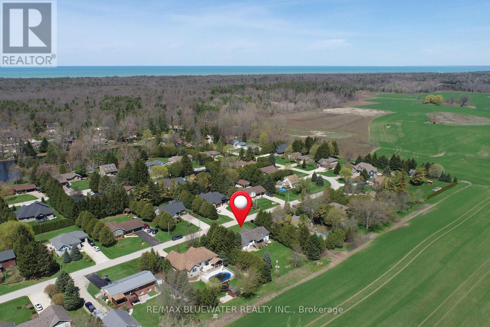 9873 Leonard Street, Lambton Shores (Grand Bend), Ontario  N0M 1T0 - Photo 8 - X13060128