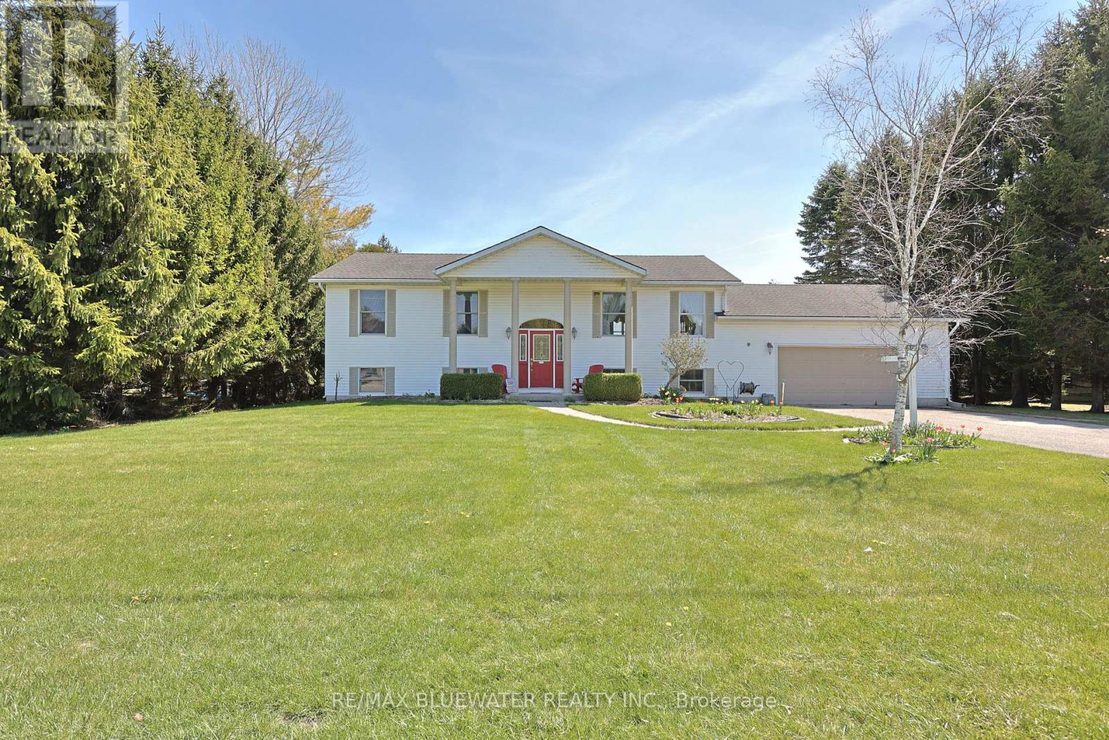 9873 Leonard Street, Lambton Shores (Grand Bend), Ontario  N0M 1T0 - Photo 9 - X13060128