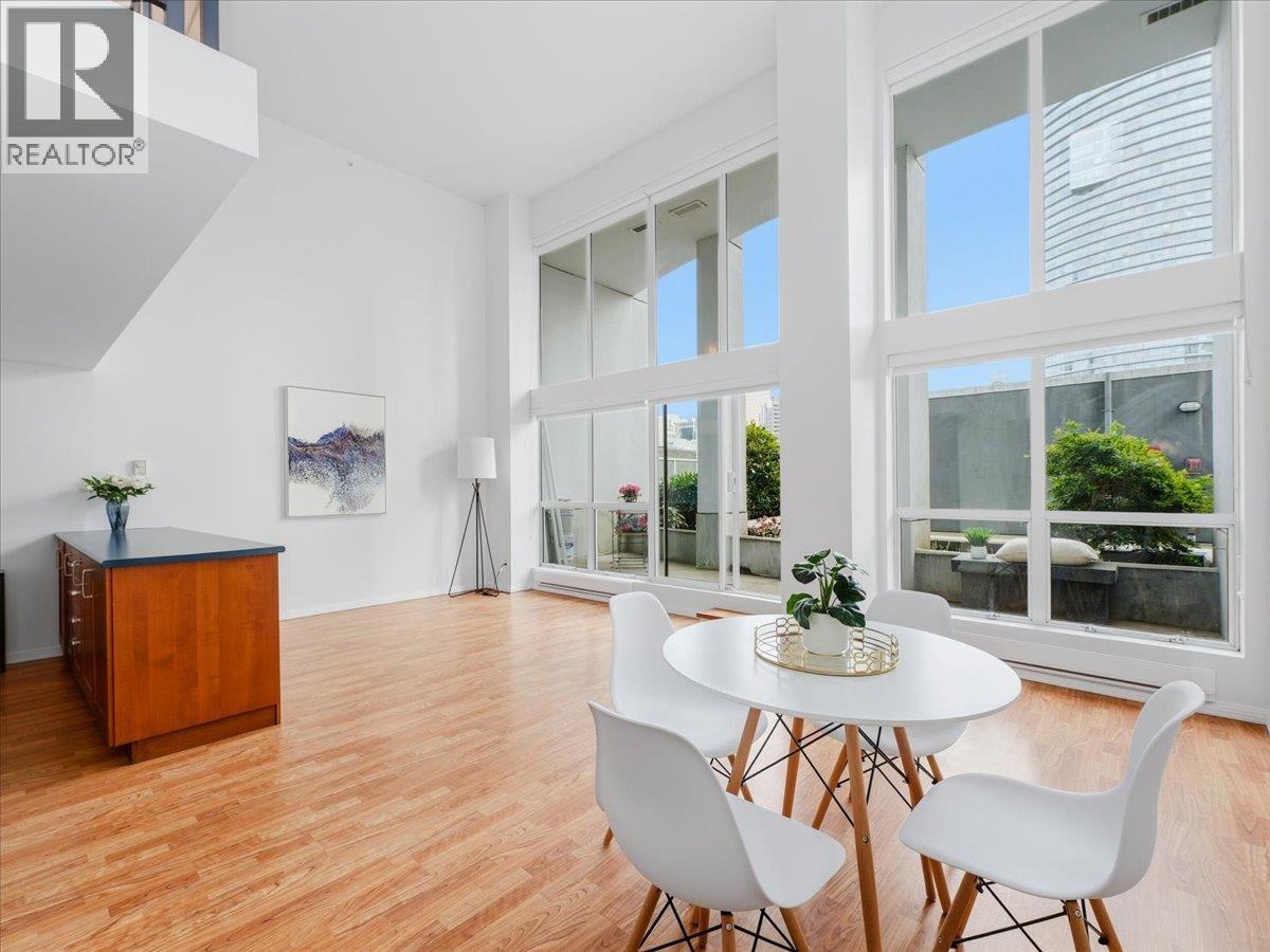 512 933 Seymour Street, Vancouver, British Columbia  V6B 6L6 - Photo 3 - R3117402