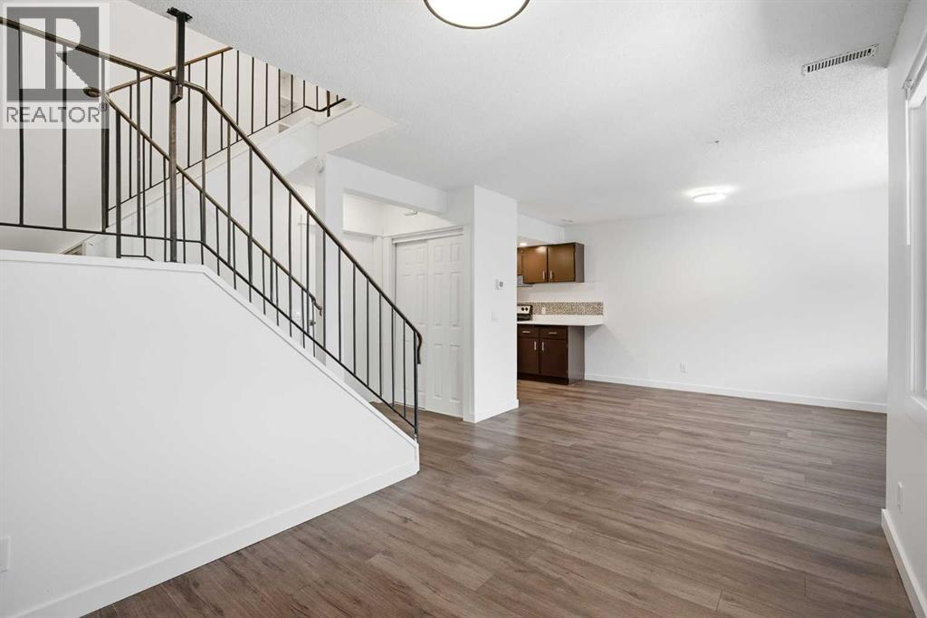 424, 200 Brookpark Drive SW, Calgary, Alberta  T2W 3E5 - Photo 12 - A2300877