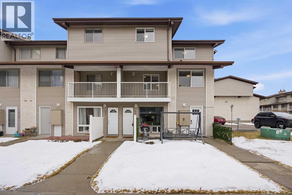 424, 200 Brookpark Drive SW, Calgary, Alberta  T2W 3E5 - Photo 3 - A2300877