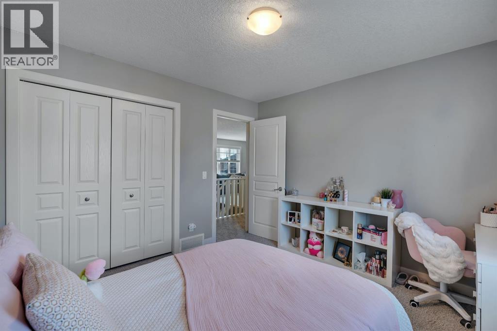 52 West Coach Court Sw, Calgary, Alberta  T3H 0N1 - Photo 22 - A2306351
