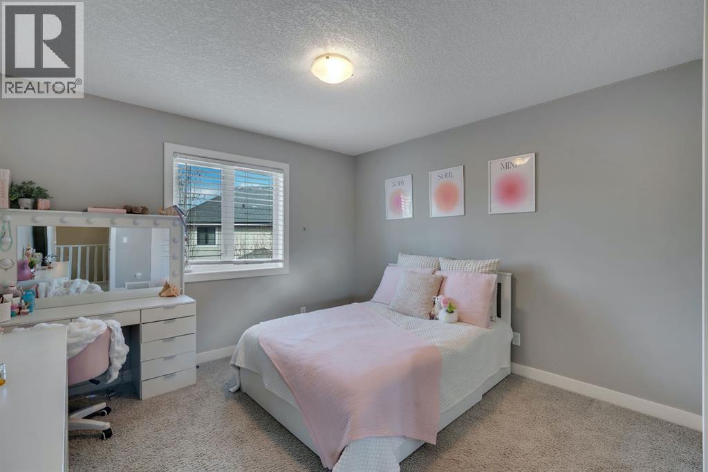 52 West Coach Court Sw, Calgary, Alberta  T3H 0N1 - Photo 23 - A2306351