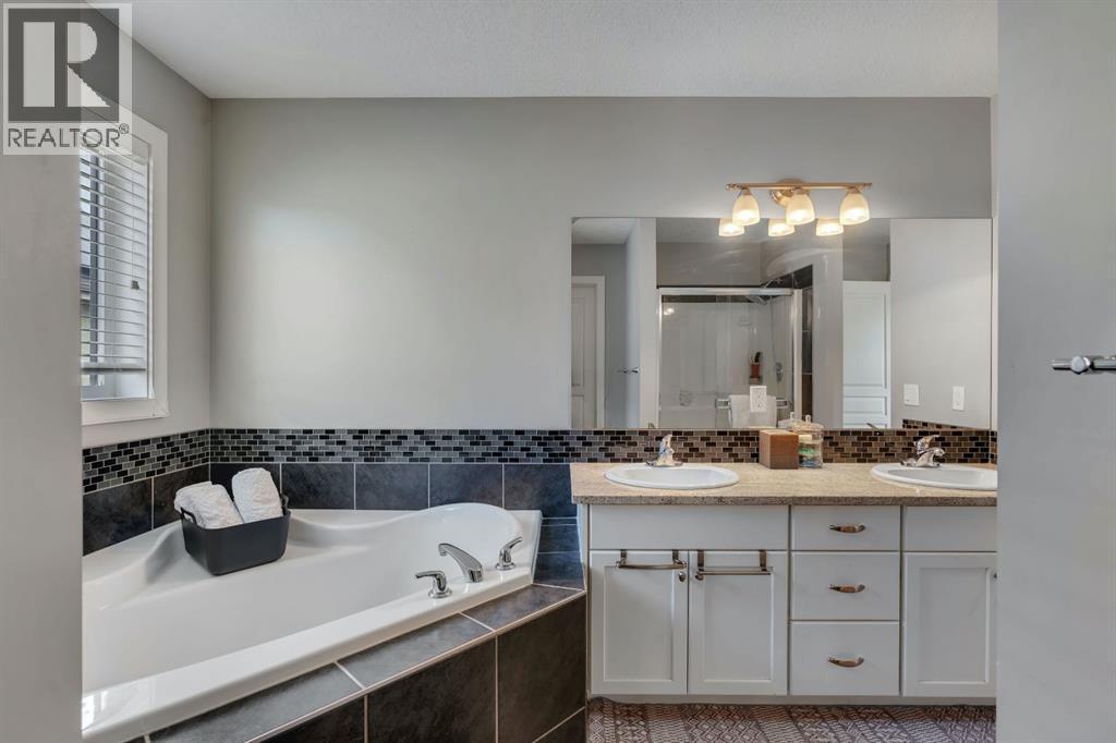 52 West Coach Court Sw, Calgary, Alberta  T3H 0N1 - Photo 29 - A2306351