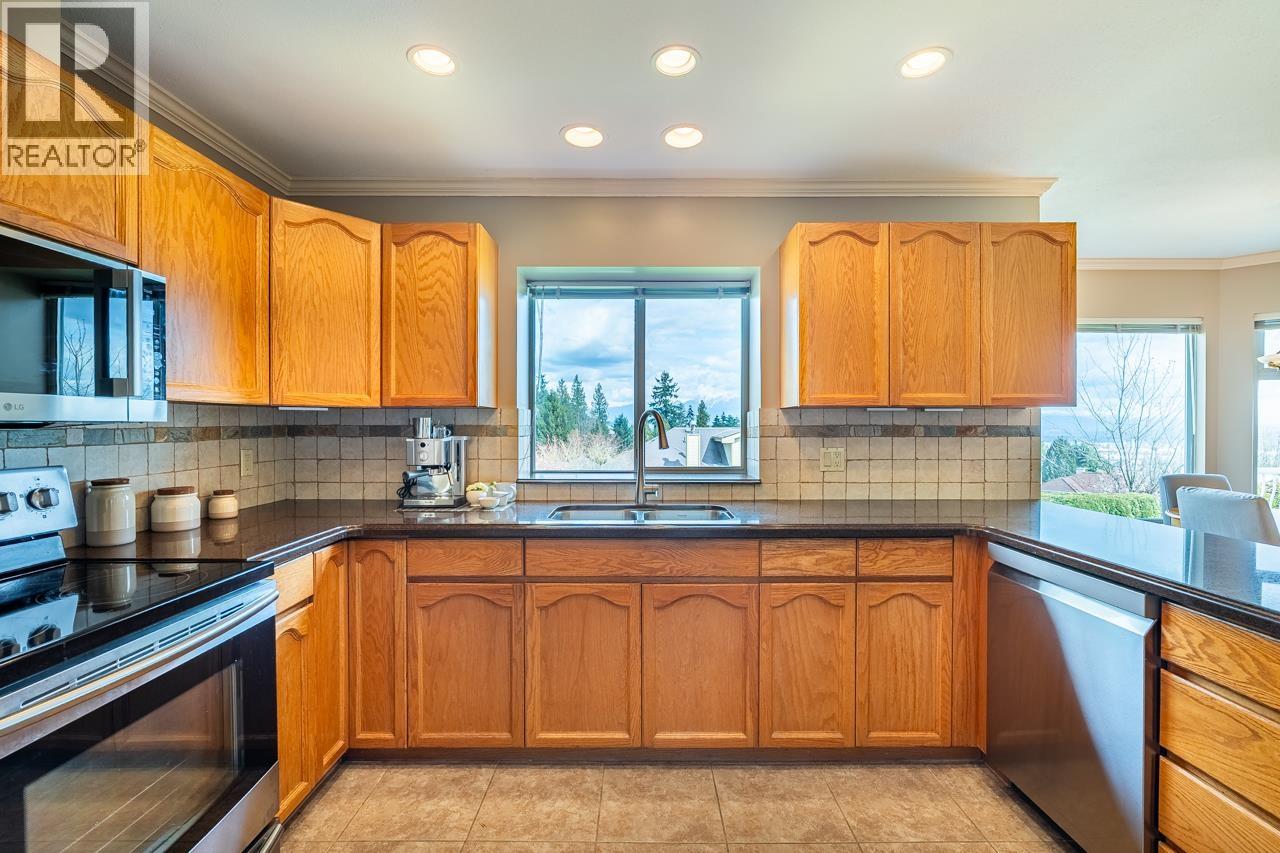 580 Clearwater Way, Coquitlam, British Columbia  V3C 5W3 - Photo 14 - R3117530