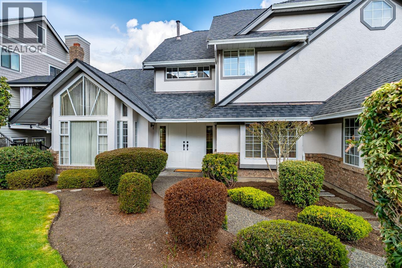 580 Clearwater Way, Coquitlam, British Columbia  V3C 5W3 - Photo 2 - R3117530