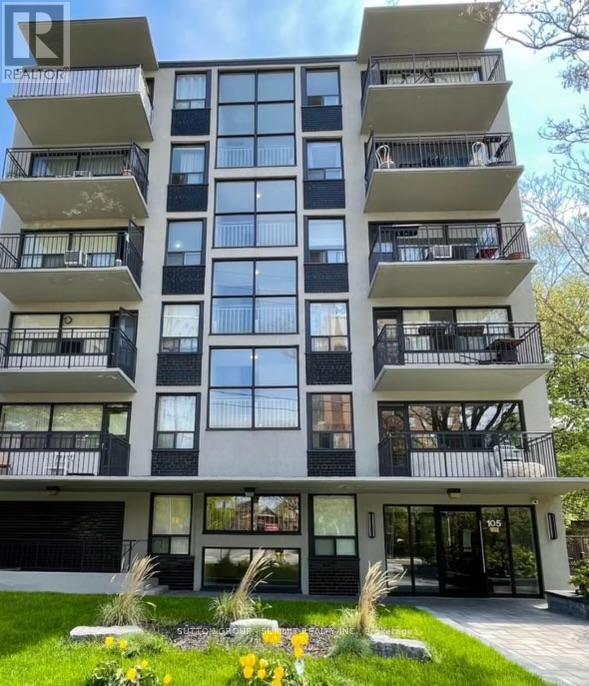 105 RAGLAN AVENUE, Toronto, Ontario