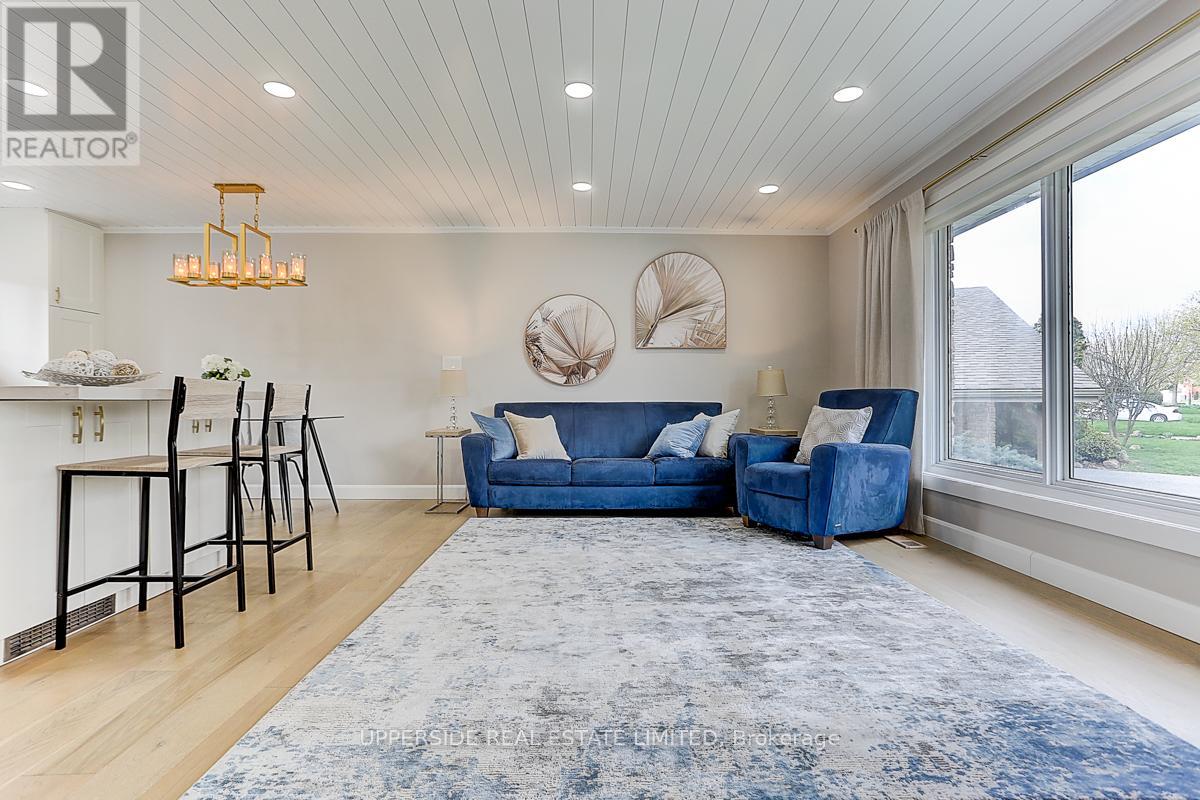 853 Capri Court, Oshawa, Ontario  L1H 1S2 - Photo 6 - E13060132