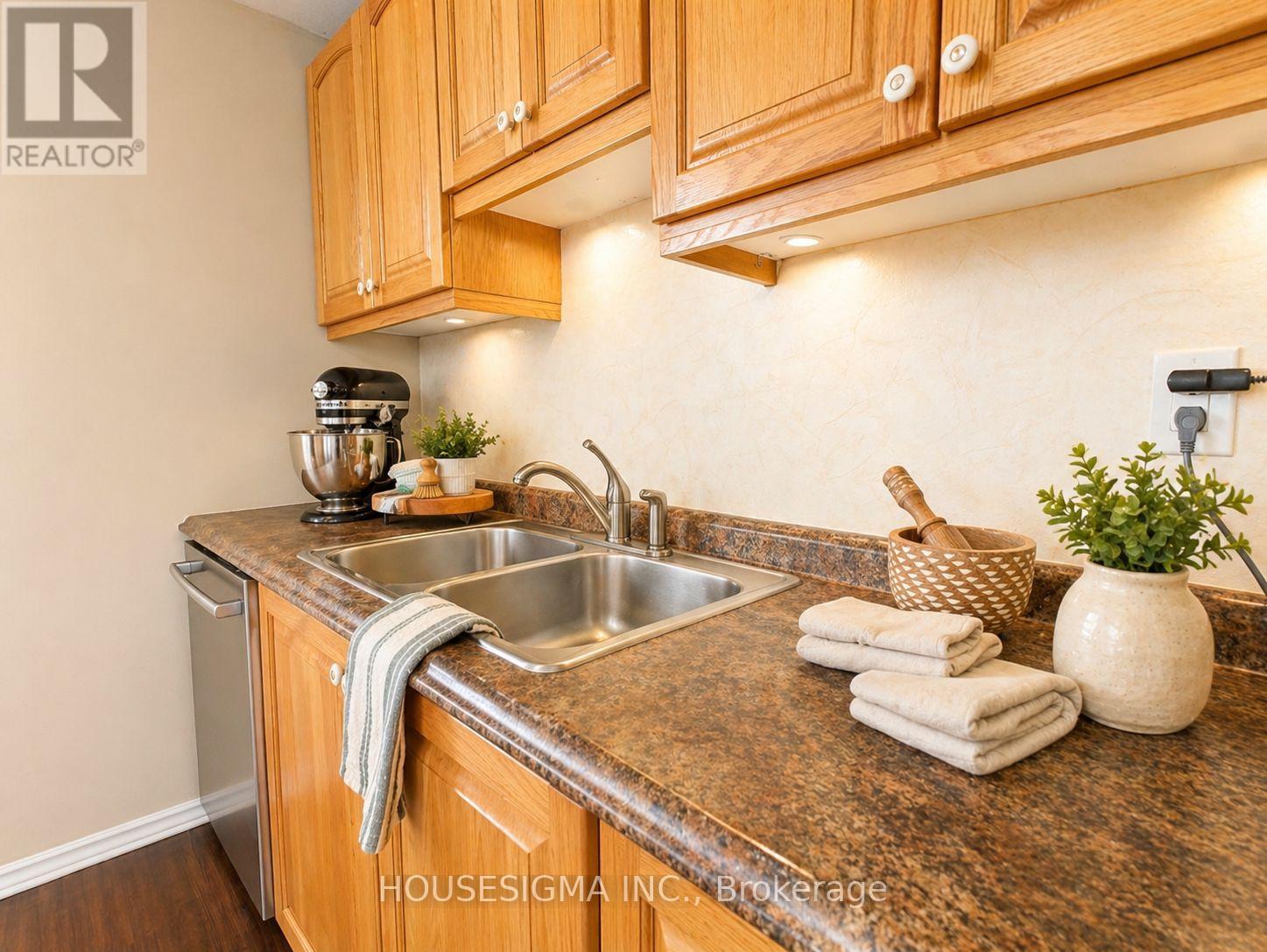 607 Down Crescent, Oshawa, Ontario  L1H 7X9 - Photo 13 - E13060150