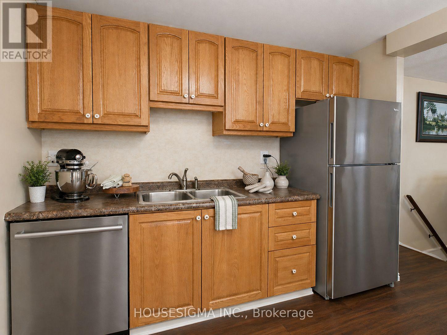 607 Down Crescent, Oshawa, Ontario  L1H 7X9 - Photo 14 - E13060150