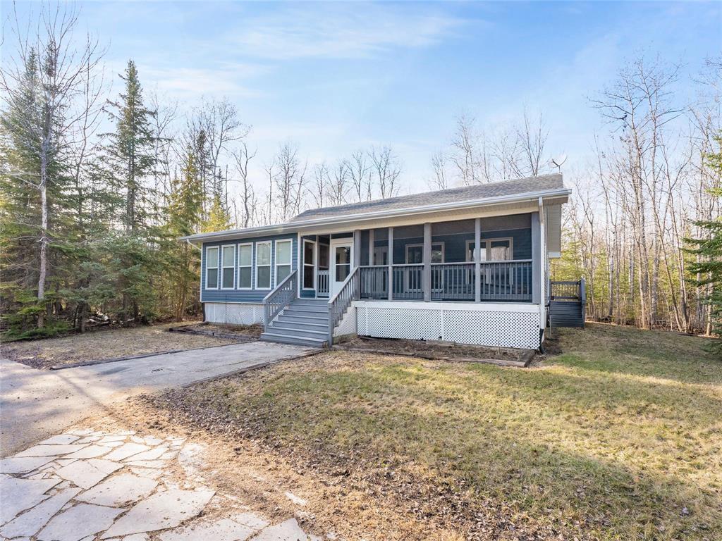 37 Fairway Drive, Lac Du Bonnet, Manitoba  R0E 1A0 - Photo 0 - 202608457