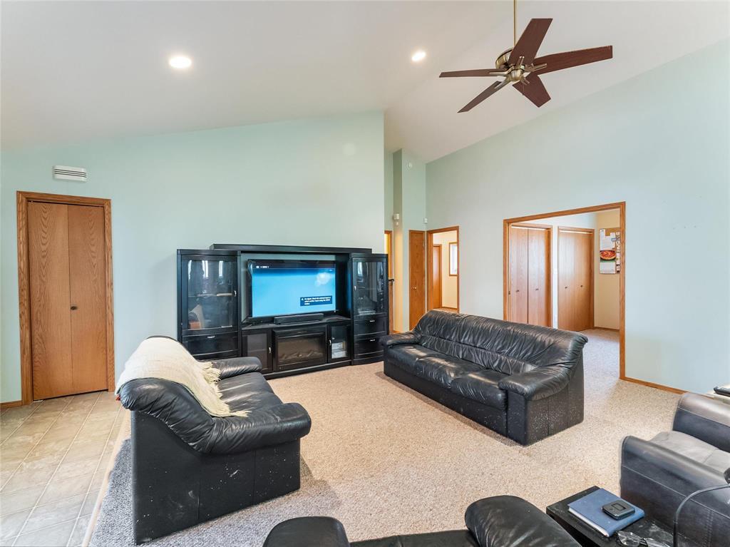 37 Fairway Drive, Lac Du Bonnet, Manitoba  R0E 1A0 - Photo 11 - 202608457