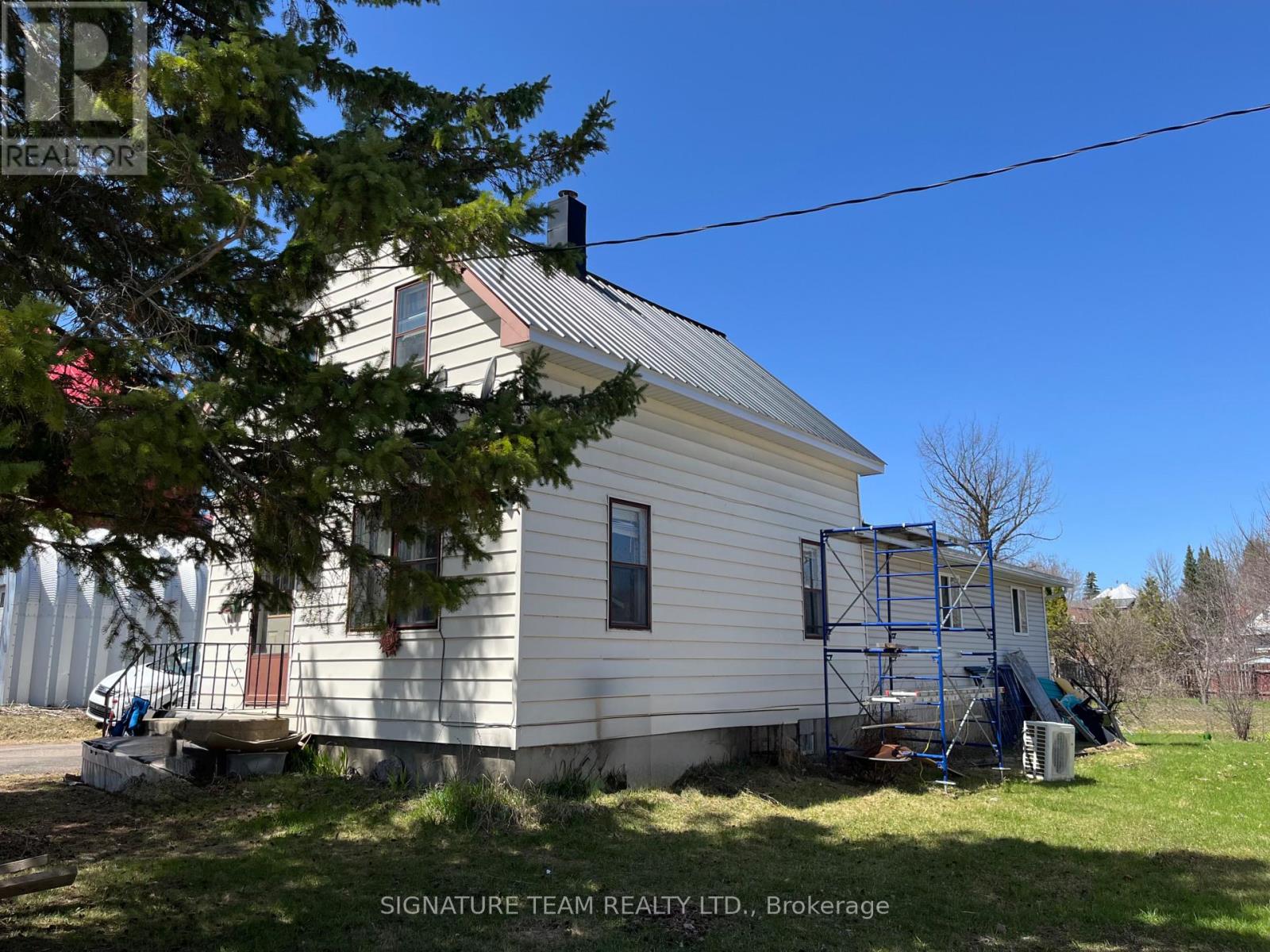 10 Meadow Street, Whitewater Region, Ontario  K0J 1K0 - Photo 21 - X12720936