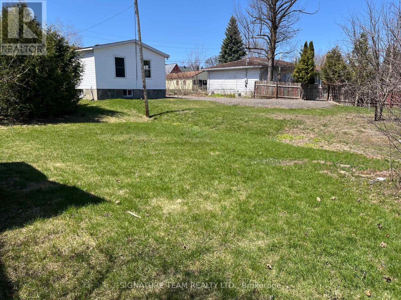 10 Meadow Street, Whitewater Region, Ontario  K0J 1K0 - Photo 22 - X12720936