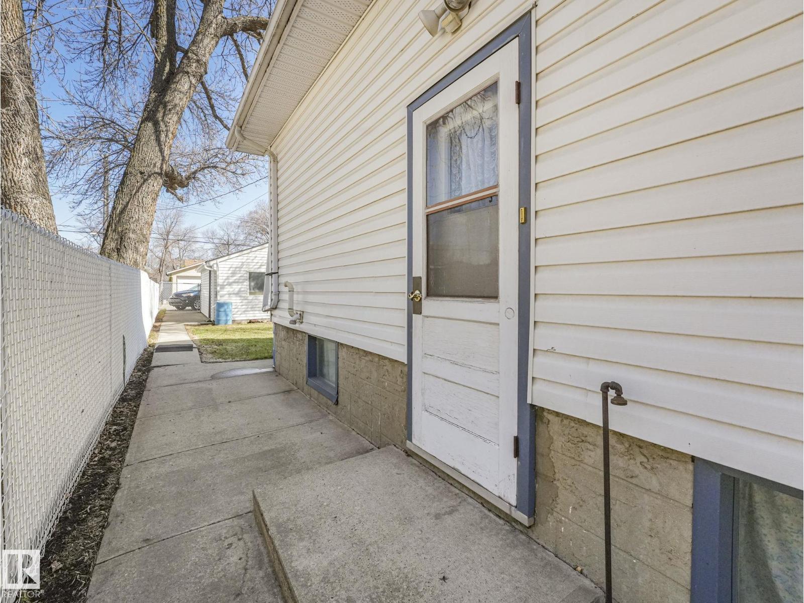 12245 96 St Nw, Edmonton, Alberta  T5G 1W2 - Photo 5 - E4484711