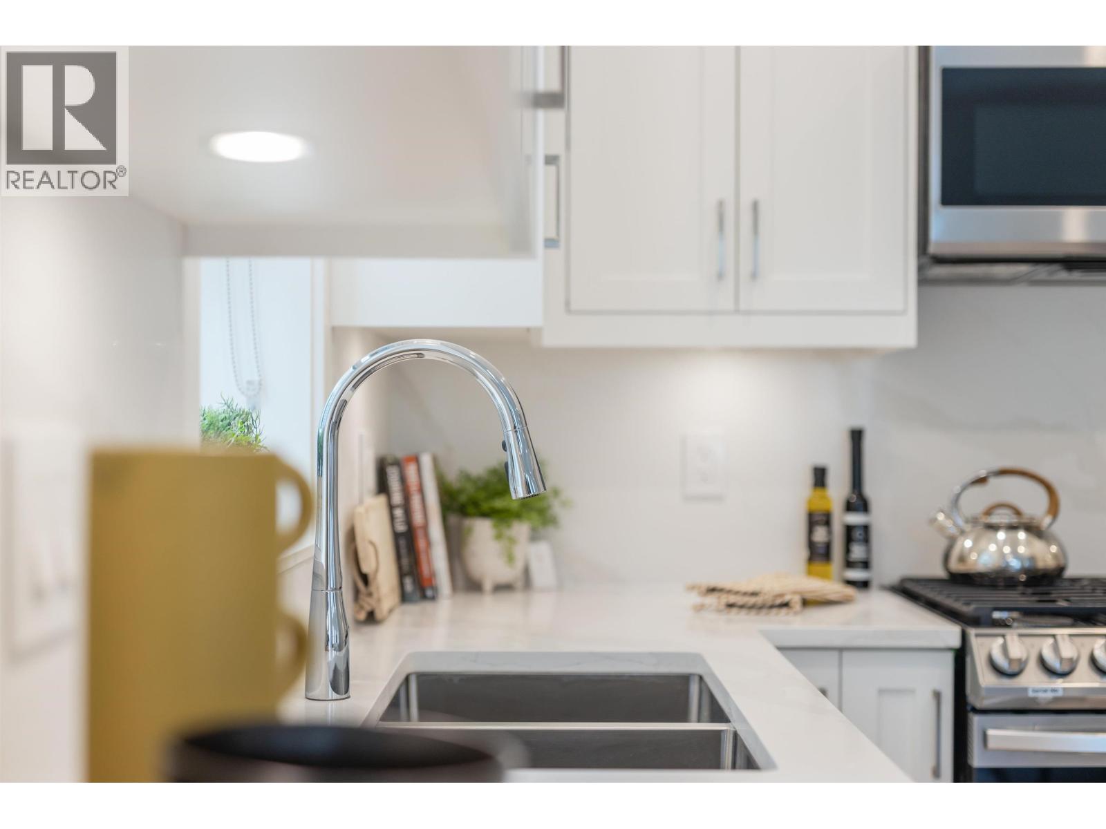 2316 Brock Street, Vancouver, British Columbia  V5N 2Z7 - Photo 13 - R3117043