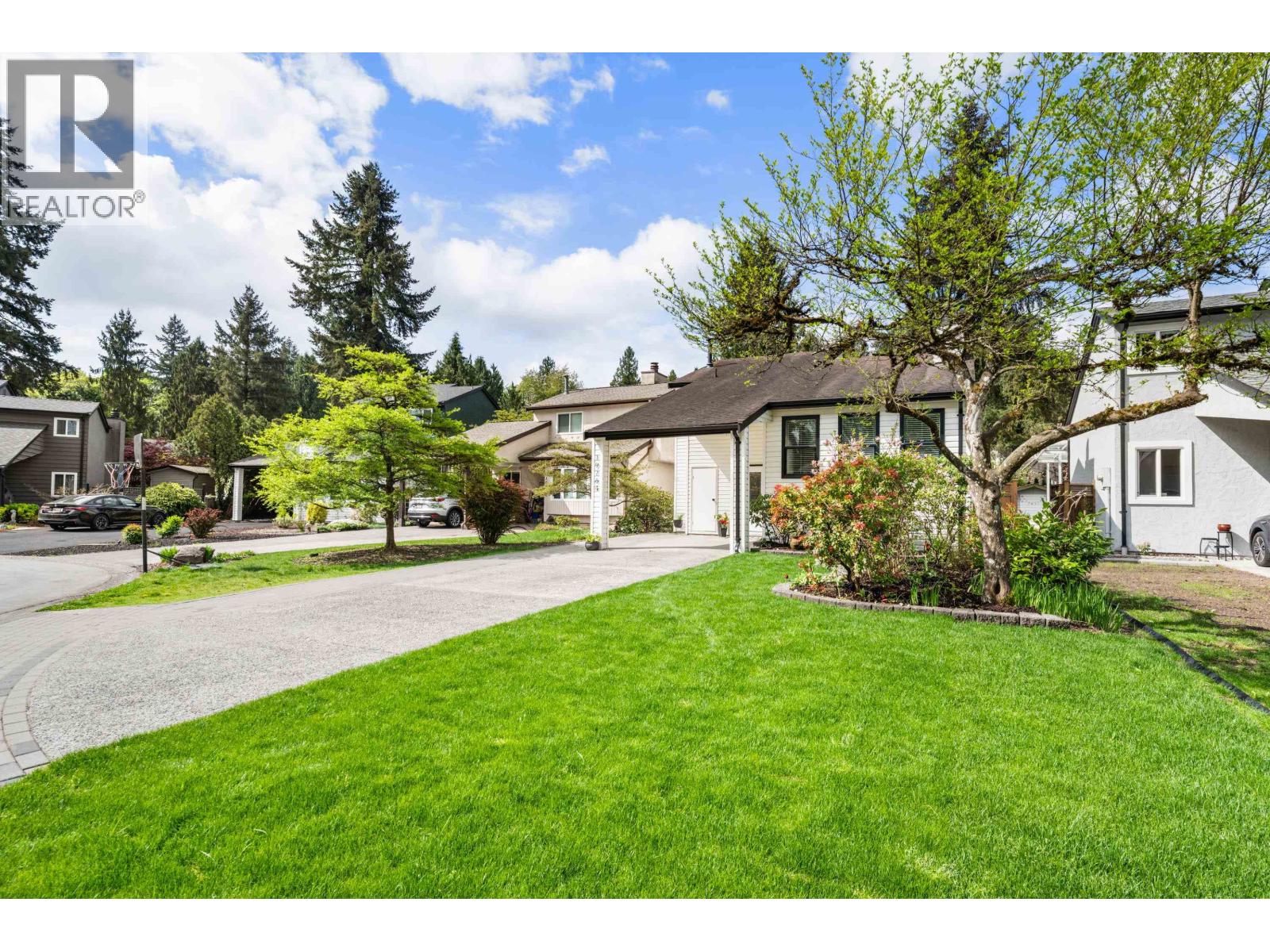 19764 Wildcrest Avenue, Pitt Meadows, British Columbia  V3Y 1M2 - Photo 2 - R3117319