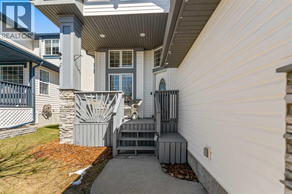 114 Rocky Ridge Green NW, Calgary, Alberta  T3G 4R6 - Photo 3 - A2304229