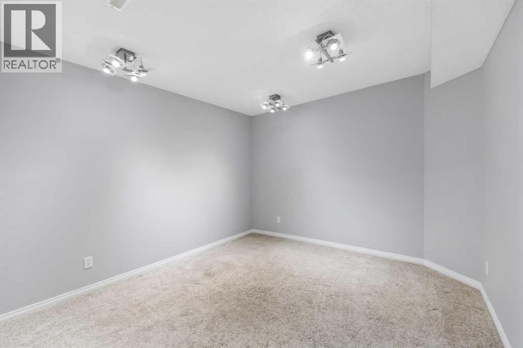 114 Rocky Ridge Green NW, Calgary, Alberta  T3G 4R6 - Photo 27 - A2304229