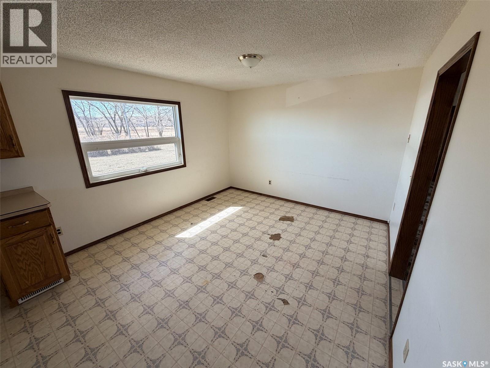 Eastend Wills Acreage, White Valley Rm No. 49, Saskatchewan  S0N 0T0 - Photo 11 - SK034127