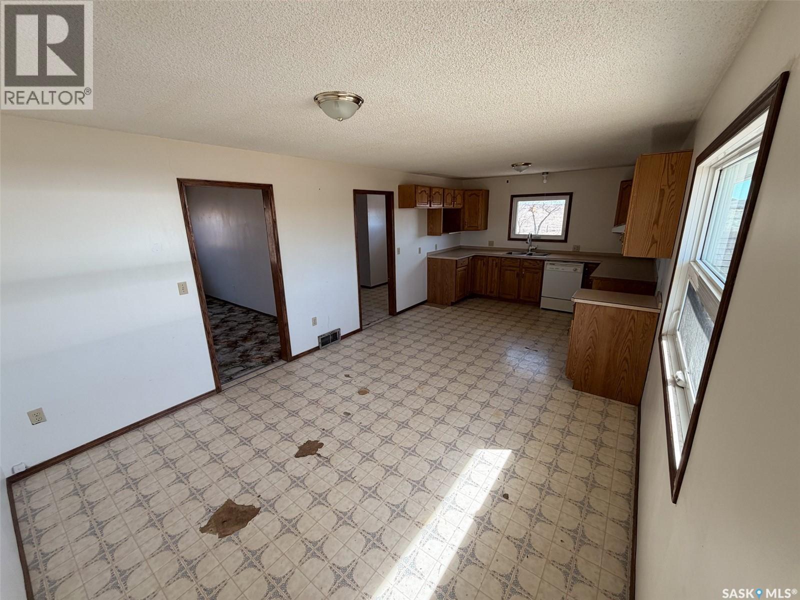 Eastend Wills Acreage, White Valley Rm No. 49, Saskatchewan  S0N 0T0 - Photo 12 - SK034127