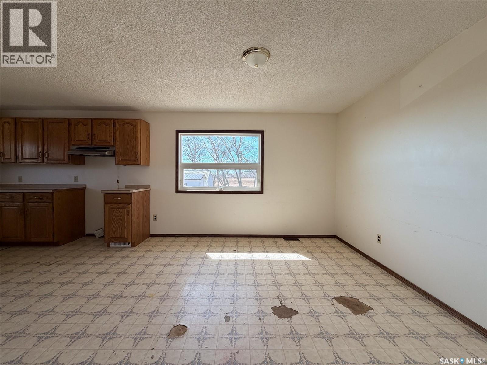 Eastend Wills Acreage, White Valley Rm No. 49, Saskatchewan  S0N 0T0 - Photo 14 - SK034127