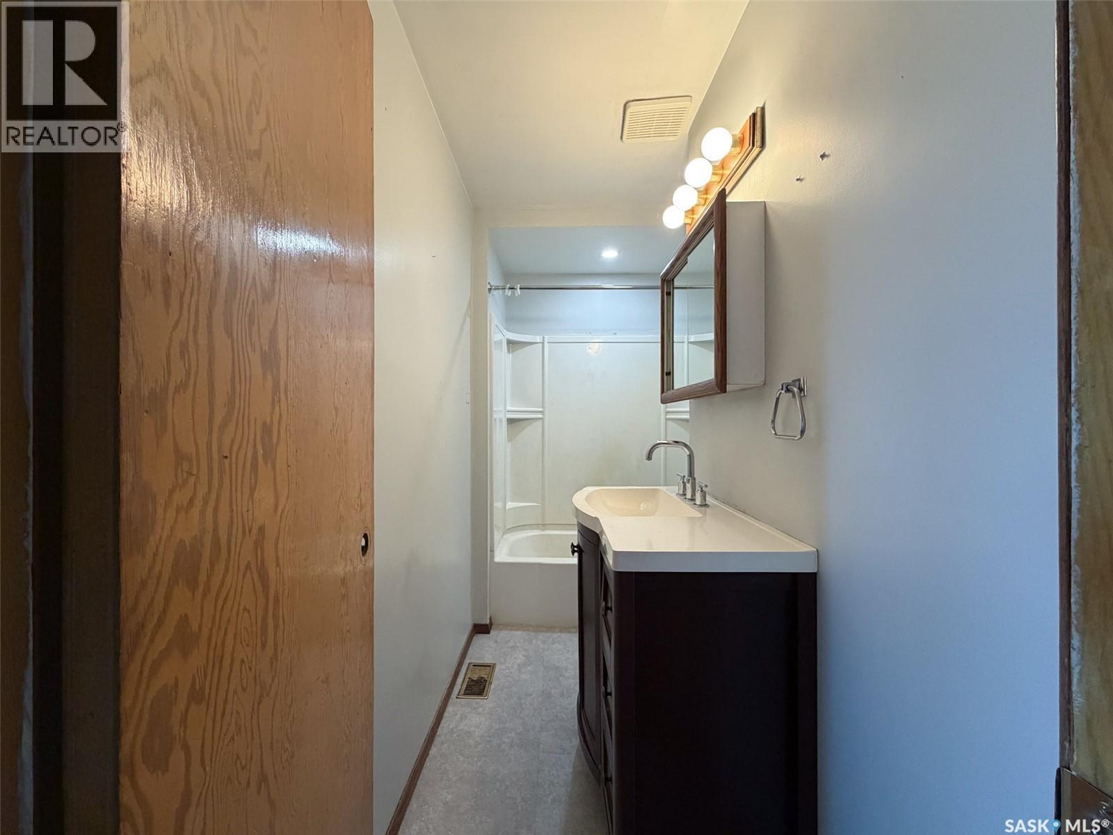 Eastend Wills Acreage, White Valley Rm No. 49, Saskatchewan  S0N 0T0 - Photo 20 - SK034127