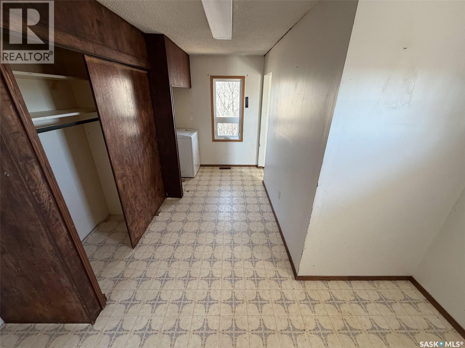 Eastend Wills Acreage, White Valley Rm No. 49, Saskatchewan  S0N 0T0 - Photo 4 - SK034127