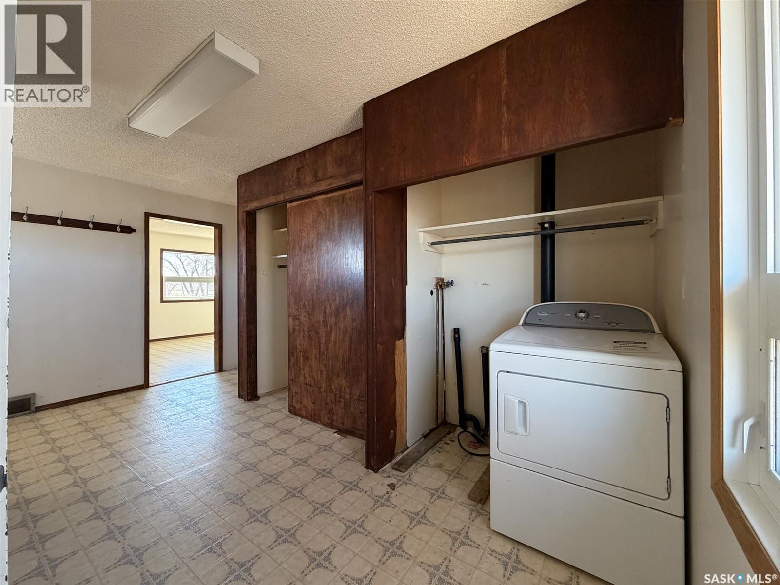 Eastend Wills Acreage, White Valley Rm No. 49, Saskatchewan  S0N 0T0 - Photo 5 - SK034127