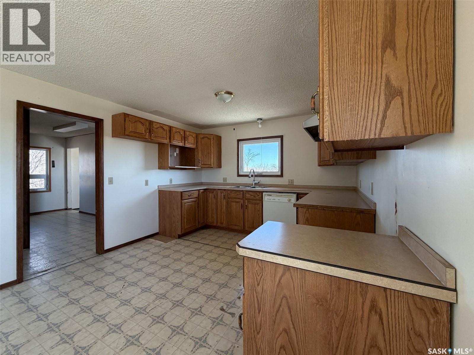 Eastend Wills Acreage, White Valley Rm No. 49, Saskatchewan  S0N 0T0 - Photo 8 - SK034127