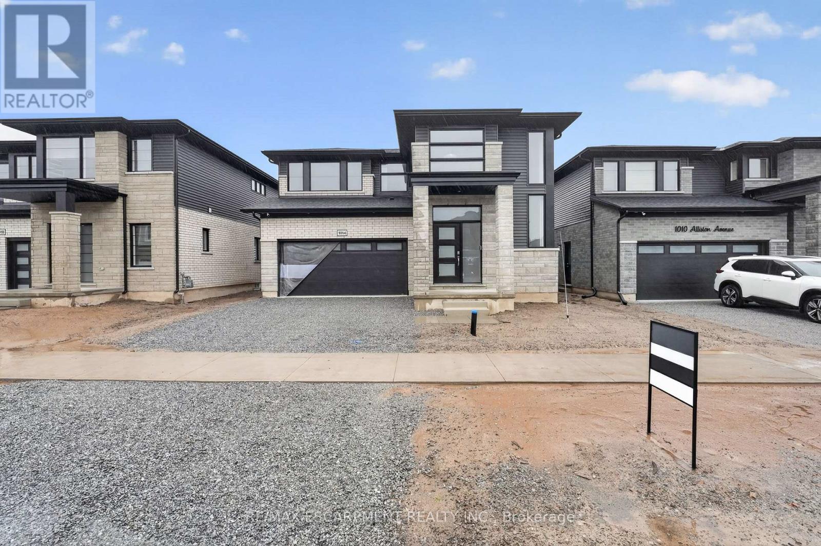 1014 Alliston Avenue, Fort Erie, Ontario  L2A 0H3 - Photo 2 - X13060168