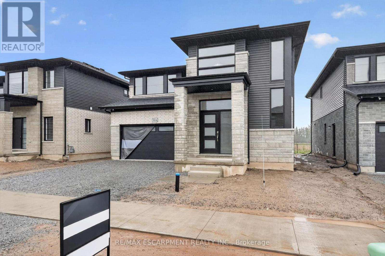 1014 Alliston Avenue, Fort Erie, Ontario  L2A 0H3 - Photo 3 - X13060168