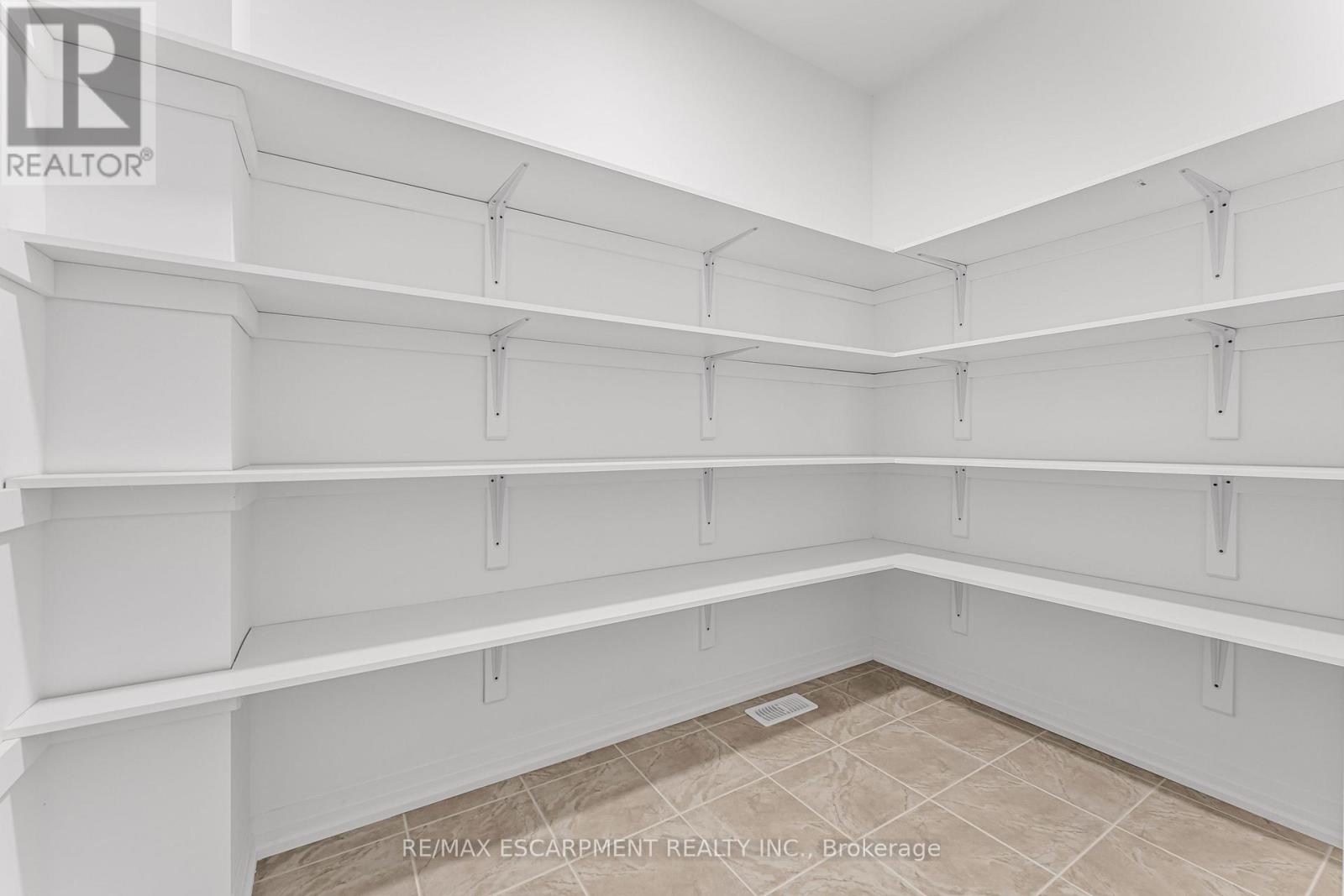 1014 Alliston Avenue, Fort Erie, Ontario  L2A 0H3 - Photo 37 - X13060168