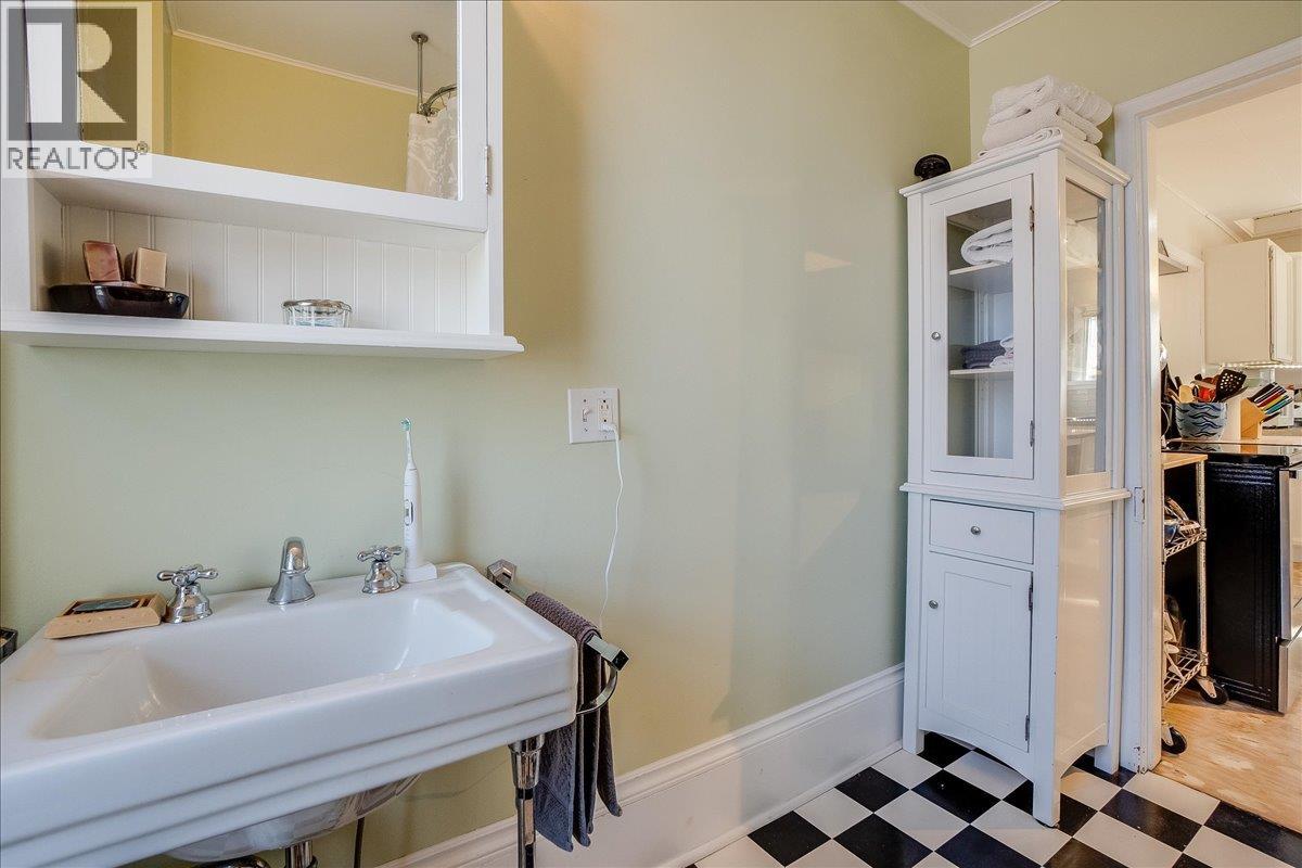 720 Stanley Street, Nelson, British Columbia  V1L 1N5 - Photo 17 - 10385329