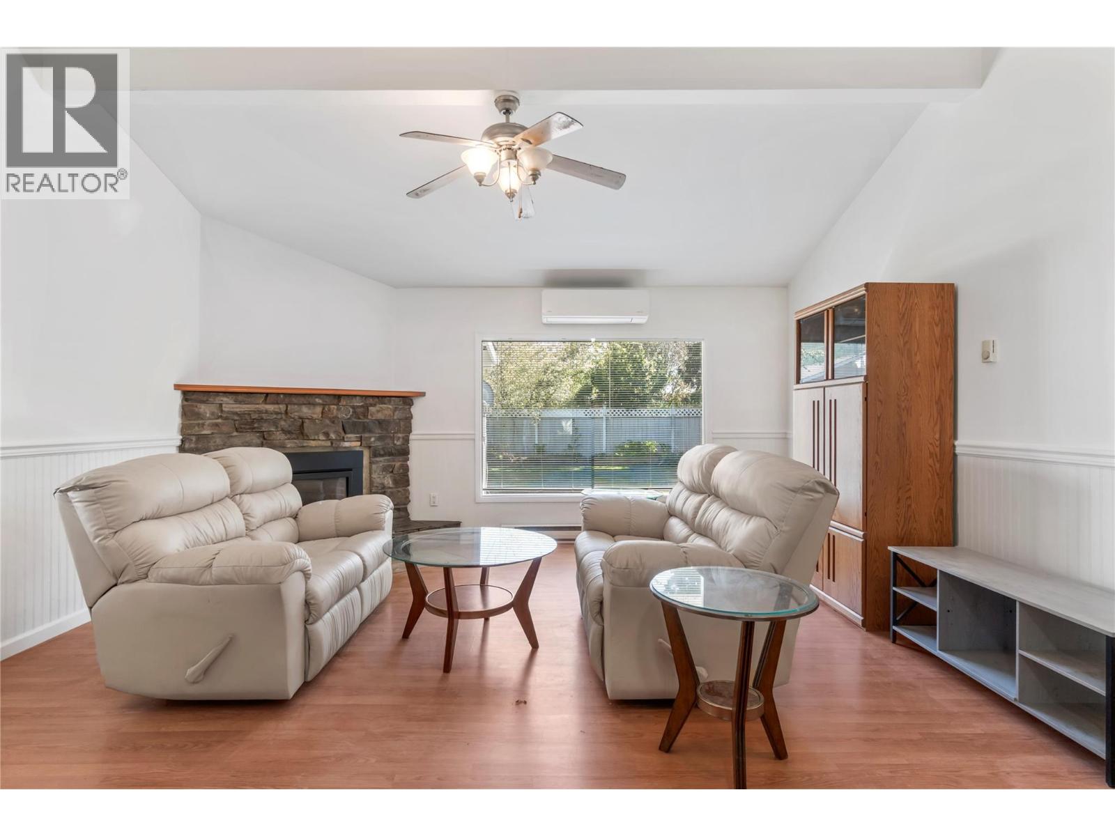 725 Conn Street, Sicamous, British Columbia  V0E 2V0 - Photo 6 - 10385147