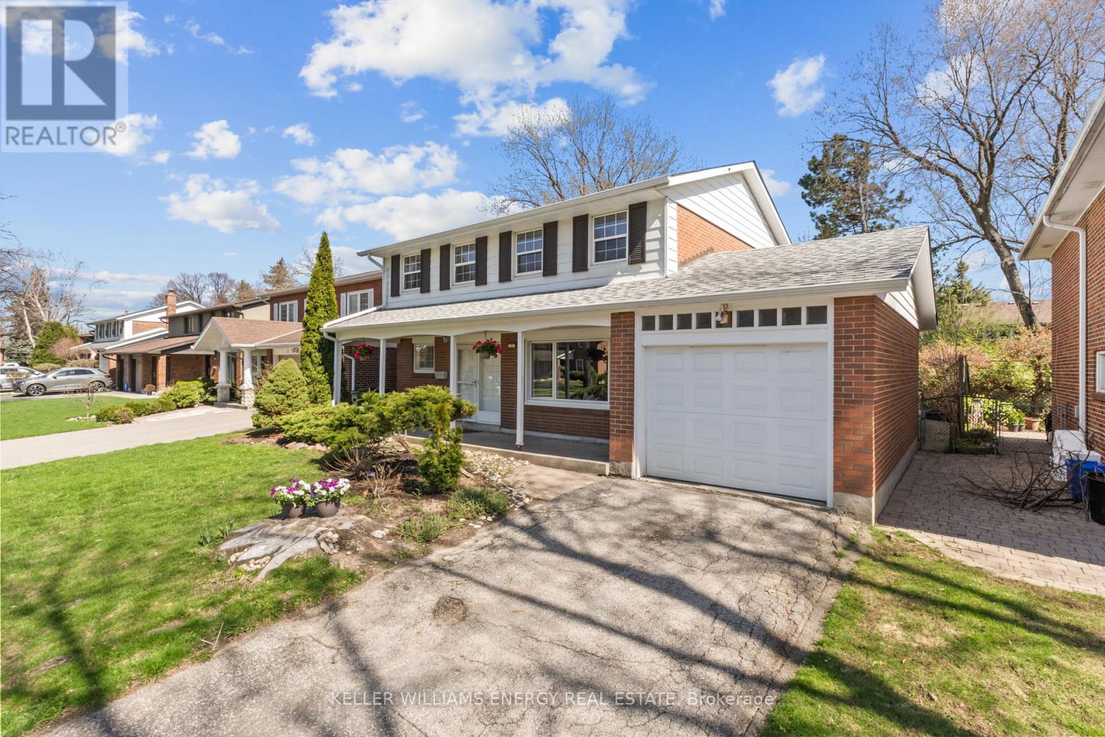 5 CASTLEMERE CRESCENT, Toronto, Ontario