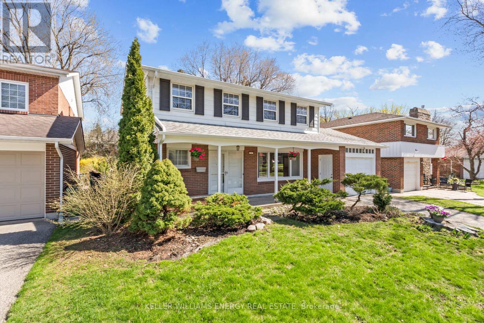 5 Castlemere Crescent, Toronto, Ontario  M1W 1K4 - Photo 2 - E13060194