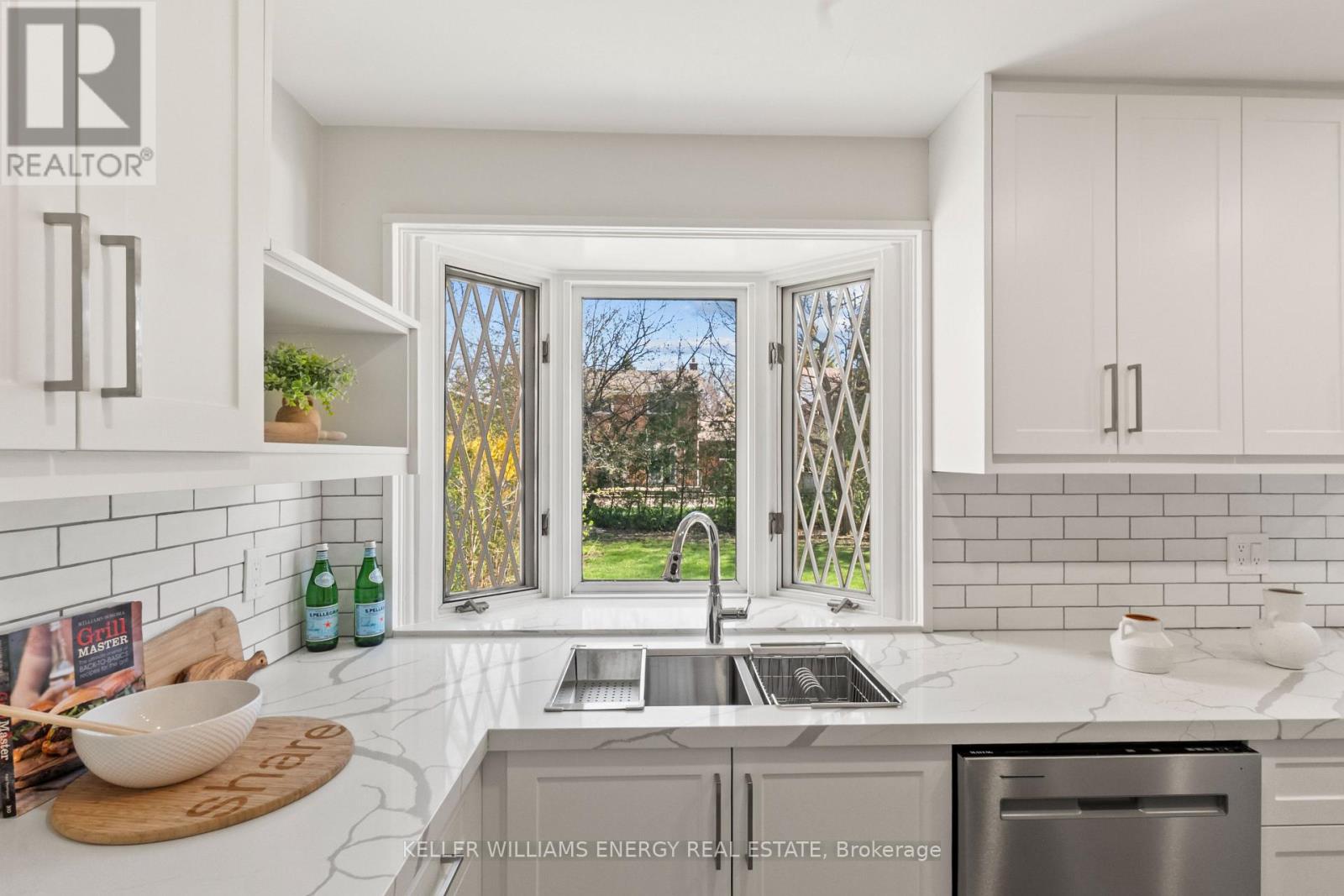 5 Castlemere Crescent, Toronto, Ontario  M1W 1K4 - Photo 6 - E13060194