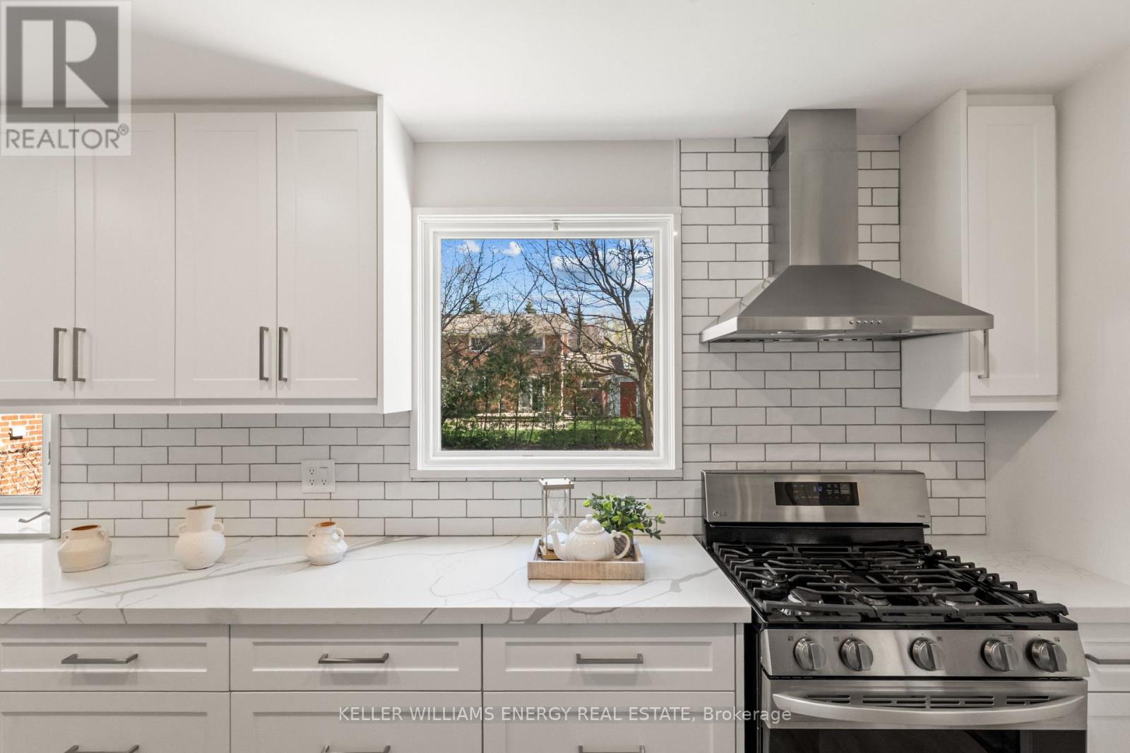 5 Castlemere Crescent, Toronto, Ontario  M1W 1K4 - Photo 7 - E13060194