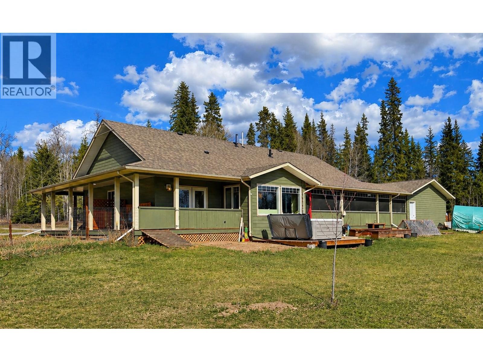 3280 Viewmont Court, Houston, British Columbia  V0J 1Z2 - Photo 3 - R3117272