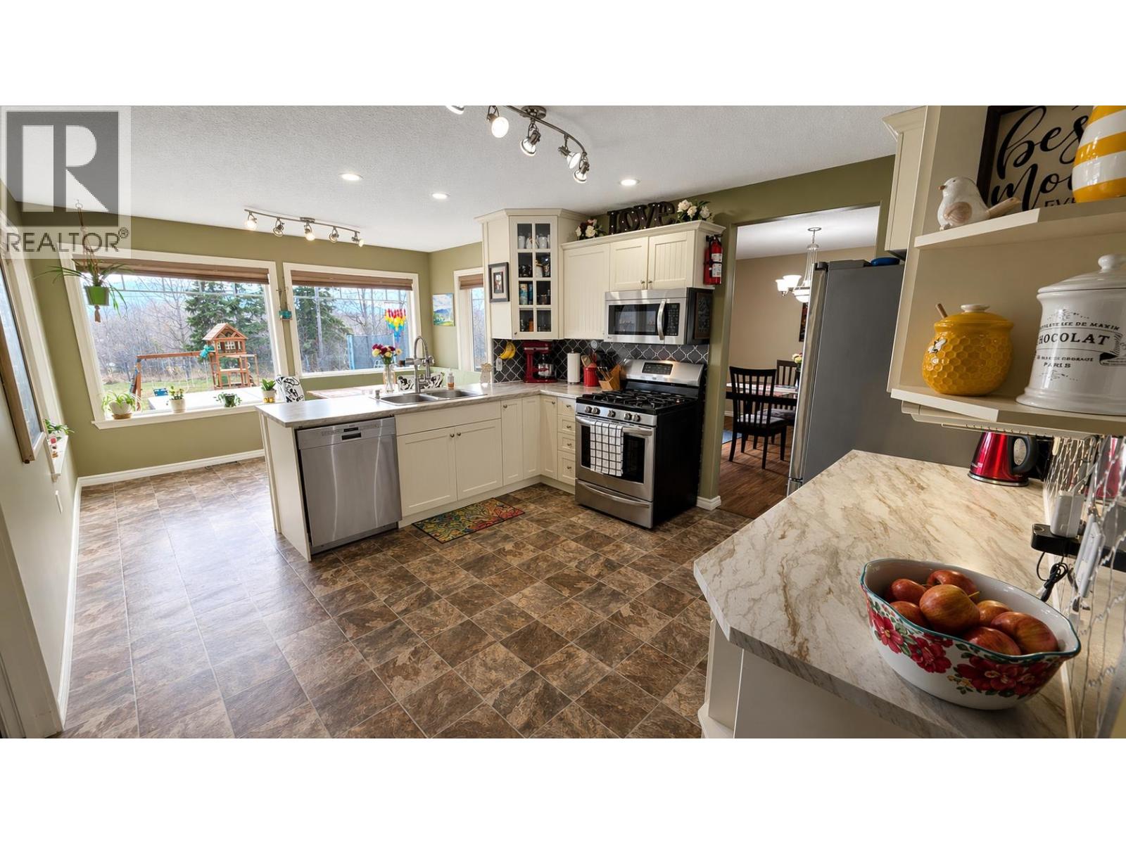 3280 Viewmont Court, Houston, British Columbia  V0J 1Z2 - Photo 16 - R3117272