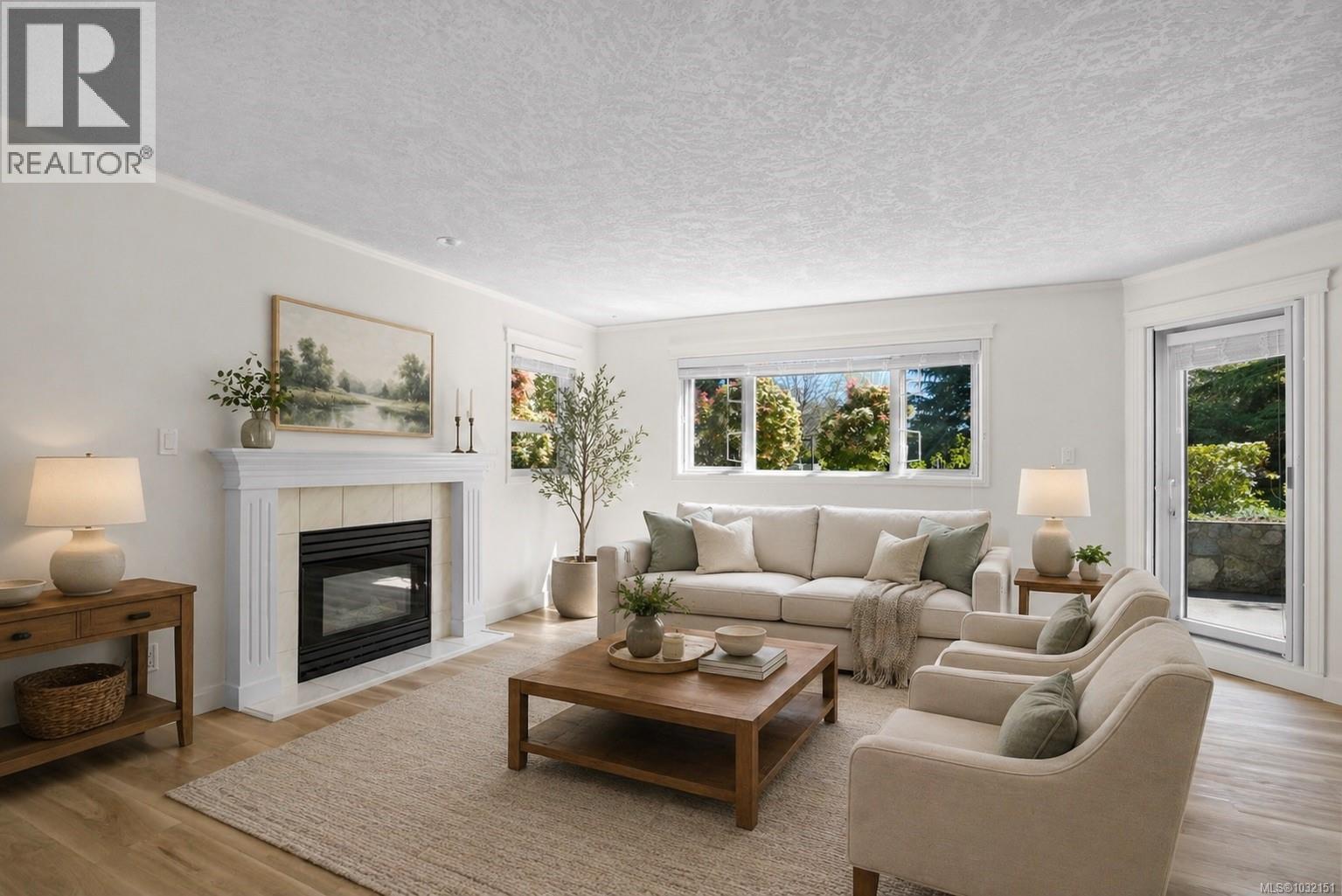 103 951 Topaz Ave, Victoria, British Columbia  V8T 2M2 - Photo 2 - 1032151