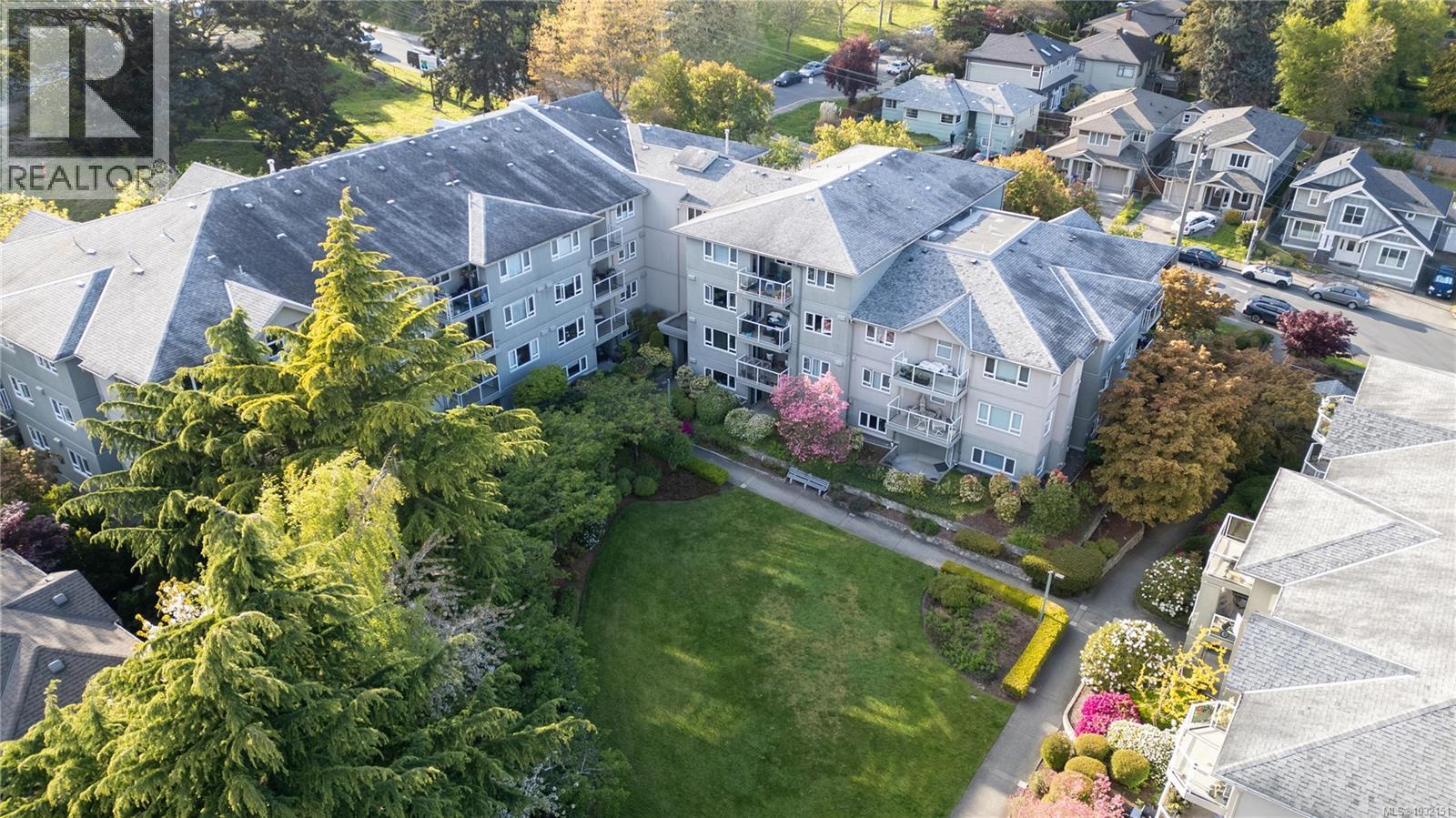 103 951 Topaz Ave, Victoria, British Columbia