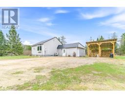 1437 WYLIE ROAD, Laurentian Hills, Ontario